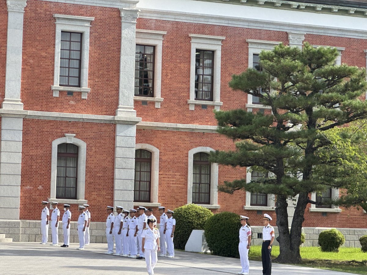 「総長、挨拶に向けて」