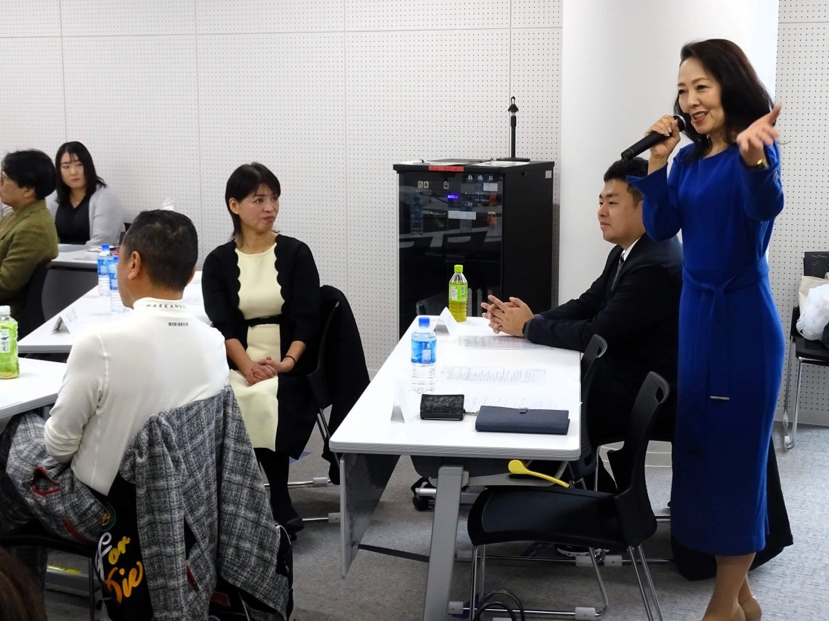 TVでもお馴染みの元JALCAであり、5000人以上のCAを育成してきた山本洋子さん。スペシャルアドバイザーにもなって頂いています。