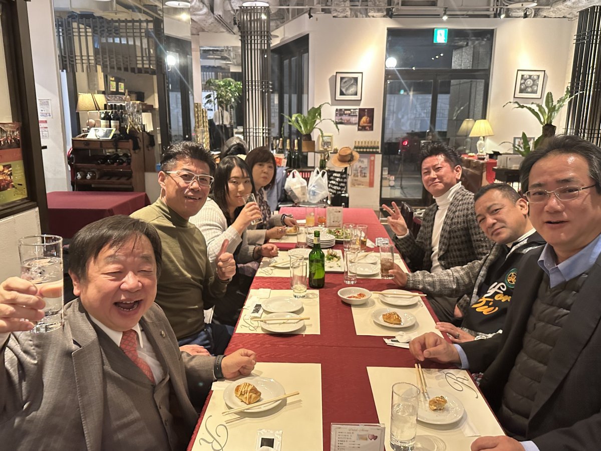 二次会では皆様、リラックス！